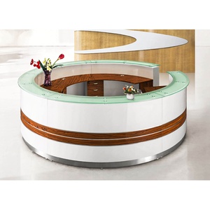 Vitrine d'accueil avec écran LED pour hôtel, comptoir de réception avec dessus en verre - Product Image 5