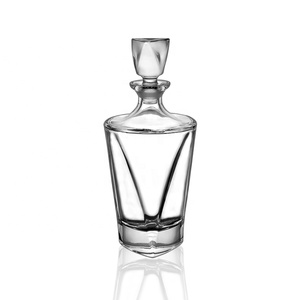 N44 Forma de triángulo único Decantador de whisky de lujo moderno Botella de vidrio transparente de cristal para whisky y <span class=keywords><strong>vino</strong></span> - Product Image 1