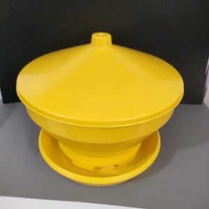 Mangiatoia a flusso di gravità rotonda con alimentazione sfusa per pulcini con coperchio per mangiatoia in plastica per pulcini - Product Image 5