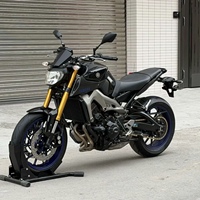 Moto de rue à essence Yamaha MT-09 d'occasion, refroidie par liquide, 3 cylindres en ligne, haute performance en régime élevé