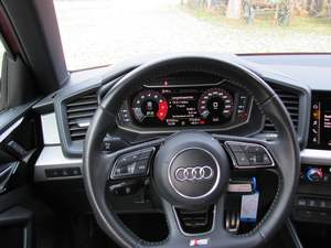 Voiture d'occasion à vendre <span class=keywords><strong>2022</strong></span> <span class=keywords><strong>Audi</strong></span> <span class=keywords><strong>A1</strong></span> <span class=keywords><strong>Sport</strong></span> Arrière 40 TFSI Faible kilométrage Bien entretenu - Product Image 3