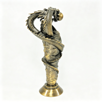 Fabrication en usine de tasses de trophée de statue de dragon en métal personnalisé antique pour les ligues de champions sportifs attribuant votre propre conception