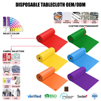 2 rouleaux de nappe en plastique jetable, 40 pouces x 100 pieds, rouleau de nappe en plastique de Noël, rouleau de banquet pour les fêtes de Noël