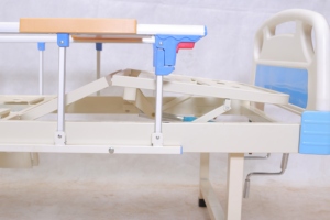 Cama Médica Metálica de Alta Calidad Medco con Dos Manivelas y Colchones, Cama Manual para Pacientes de Hospital, Mobiliario Hospitalario - Product Image 3