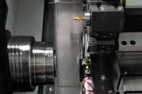 Centre d'usinage CNC multifonctionnel HT300 en fonte, tour à lit incliné 5 axes Siemens 380V pour usinage de précision intensif
