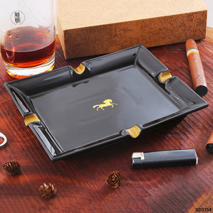 Cendrier carré en céramique Dongyang, design cheval noir et or, pour cigares, usage domestique, cadeau d'affaires DD0754 - Product Image 2