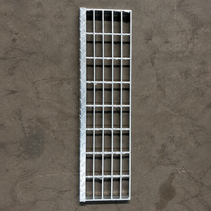 EN124 D400 Standard Langlebige Treppenstufen Stahlgitter für Außenbereich Bodenbelag Laufsteg Treppenstufen mit Verstärkten Betonstäben - Product Image 2