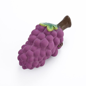 Jouet couineur en latex écologique en forme de banane pour chiens, utilisation intérieure, durable, fonctionnement manuel, design réaliste - Product Image 2