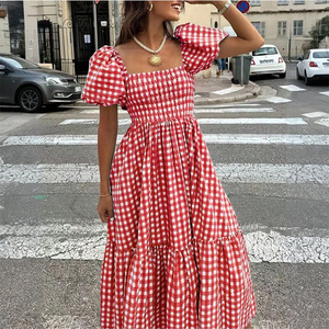 Vestido midi a cuadros gingham para mujer, cuello cuadrado, manga corta abullonada, busto fruncido, vestido de verano fluido con volantes para picnic - Product Image 4