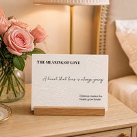 Cartes de vœux personnalisées en ivoire avec motif rose en relief et texte de citation pour mariages et coffrets cadeaux
