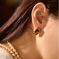 Boucles d'oreilles clous en pierre organique pour femme, plaqué or, cadre martelé, cabochon ovale 18 mm, en acier titane, style vintage, vente en gros