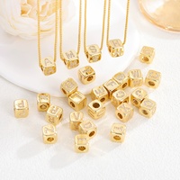 Pendentifs carrés à lettres de l'alphabet anglais, très demandés, pour la création de colliers, bracelets et bijoux DIY.