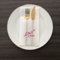 Serviettes Airlaid de qualité supérieure Serviettes personnalisées avec logo Serviettes en tissu jetables avec poche à couverts