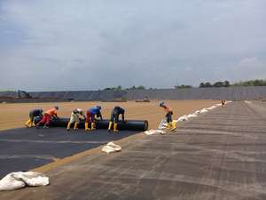 0.5mm LLDPE geomembrana rivestimento per discarica 80 Mil lisci HDPE geomembrana fornitore fodera per <span class=keywords><strong>laghetto</strong></span> decorativo all'ingrosso - Product Image 6