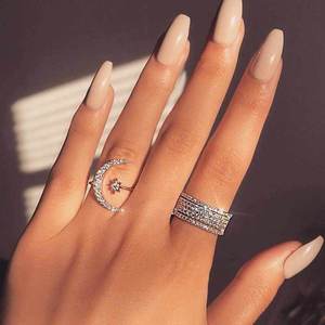 Anello di fidanzamento regolabile a mezzaluna e stella creativo per donna, gioiello di moda di tendenza - Product Image 4