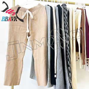ราคาขายส่ง กางเกงไหมพรมแฟชั่นคุณภาพดีเหมือนใหม่ สไตล์บูติก สำหรับผู้หญิง  รวมหลายแบบ  เสื้อผ้ามือสอง - Product Image 4