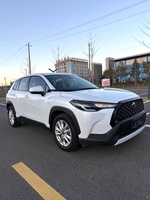 Toyota Corolla Cross 2.0 Pioneer Edition d'occasion, année 2023, fabrication en 2023, peinture d'origine en parfait état, véhicule essence