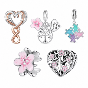 Vente en gros de breloques en argent 925 de haute qualité pour la création de bijoux DIY, motif cœur, garçon et fille, couples, pour colliers et bracelets - Product Image 1