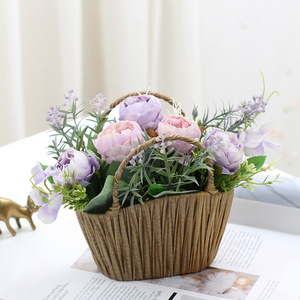 Arreglo de Flores Artificiales en Cesta de Paja, Rosas Blancas, Hojas Verdes, Decoración de Escritorio Interior, Pieza Única, Alta Simulación - Product Image 4