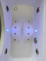 Baignoire balnéo moderne design pour spa avec sièges ouverts et jets de massage Contrôle intelligent à écran tactile pour hôtels