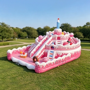 Château gonflable commercial avec toboggan, personnalisé pour les fêtes, anniversaires, Noël, et autres événements. - Product Image 1