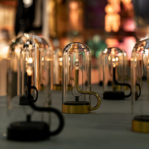 Lámpara de Mesa Recargable con Diseño de Gota de Agua y Llama, Luz Nocturna Retro para Restaurantes Occidentales, Bares, Decoración Moderna para Mesas - Product Image 3