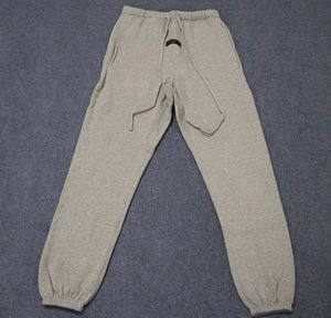 Set Essenziale <span class=keywords><strong>da</strong></span> <span class=keywords><strong>Uomo</strong></span> SS22 con <span class=keywords><strong>Felpa</strong></span> con Cappuccio Jogger e <span class=keywords><strong>Pantaloni</strong></span> della Tuta di Lusso Firmati - Product Image 5