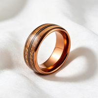 Bague en tungstène plaqué or rose 8 mm avec incrustation de cordes de guitare en bois de fût de whisky, pour hommes et femmes, bague de mariage, bague de fiançailles