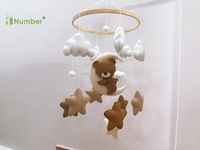 Produits pour bébés en gros Mobiles suspendus pour berceau Boho Quran en feutre doux faits à la main Mobiles pour bébé ours endormi pour berceaux