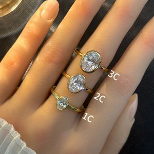 Anillo de Boda Geométrico Chapado en Oro con Engaste de Bisel de 1/2/3 Quilates para Mujer, Lujo Ligero, Moissanita S925, de Capstan Jewelry Factory - Product Image 2