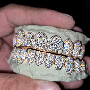MSA-507 Custom 10k 14K 18k <strong>Gold</strong> 925 Silver <strong>Grillz</strong> Iced Out Moissanite Diamond <strong>Grillz</strong> <strong>Teeth</strong>