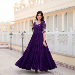 Ensemble Kurta long violet en rayonne pour femme avec broderie, coupe ample, tenue de mariage traditionnelle style Inde Pakistan - Product Image 1