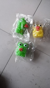 Juguete sensorial para fiesta <span class=keywords><strong>de</strong></span> Halloween, rana <span class=keywords><strong>de</strong></span> goma <span class=keywords><strong>de</strong></span> plástico, silbato para aliviar el estrés, fabricante <span class=keywords><strong>de</strong></span> <span class=keywords><strong>ruido</strong></span> para niños - Product Image 6