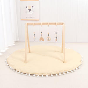 Portique d'activités pliable en bois naturel <span class=keywords><strong>pour</strong></span> <span class=keywords><strong>bébé</strong></span>, <span class=keywords><strong>jouet</strong></span> de dentition, tapis de jeu éducatif sensoriel Montessori <span class=keywords><strong>pour</strong></span> nourrissons - Product Image 4