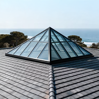 Fenêtre de toit pyramidale en verre à rupture de pont thermique en alliage d'aluminium avec ouverture automatique pour projets commerciaux de toits plats