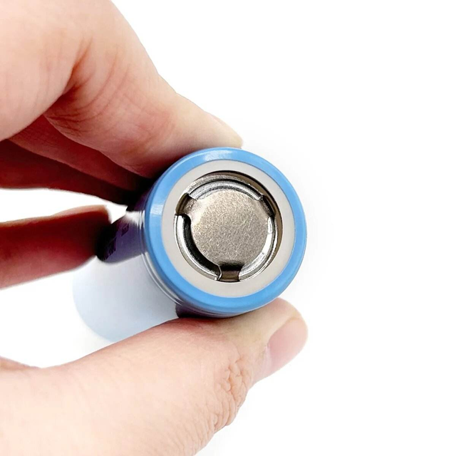 UN38.3 Certified INR21700 M58T 5800mAh 3.7V Rechargeable Battery for Consumer Electronics  Solar Storage