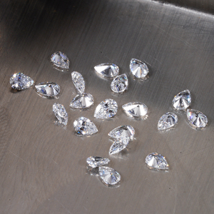 เพชรเม็ดเล็กสังเคราะห์ทรงลูกแพร์ DEF VS HPHT เพชรเพาะเลี้ยงในห้องปฏิบัติการสำหรับทำเครื่องประดับ - Product Image 2