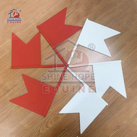 Drapeau en plastique durable rouge et blanc pour concours hippique