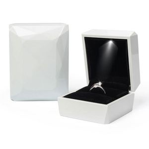Cajas de Regalo Plegables de Lujo para Joyería, Color Negro, con Luces LED, Caja para Anillos de Oro Rosa, OEM - Product Image 3