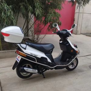 <span class=keywords><strong>Scooter</strong></span>/Moto d'occasion authentique <span class=keywords><strong>Suzuki</strong></span> Neptune UA125T 125cc à quatre temps fabriqué en Chine avec une vitesse maximale de plus de 80 km/h - Product Image 2