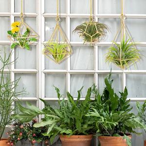 <span class=keywords><strong>Colgante</strong></span> <span class=keywords><strong>de</strong></span> Metal con forma <span class=keywords><strong>de</strong></span> árbol geométrico para decoración <span class=keywords><strong>de</strong></span> Navidad, <span class=keywords><strong>colgante</strong></span> <span class=keywords><strong>de</strong></span> alambre <span class=keywords><strong>de</strong></span> latón dorado para pared, soporte bohemio para plantas <span class=keywords><strong>de</strong></span> aire, 8 Uds. - Product Image 5