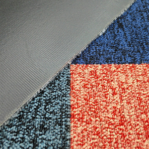 Dalles de moquette carrées robustes 50x50, revêtement de sol commercial et résidentiel pour bureaux, avec support en PVC, design moderne en nylon à boucles simples - Product Image 6