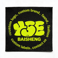 Étiquettes en tissu noir jaune néon personnalisées OEM, étiquettes de marque en silicone 3D pour vêtements, accessoires de mode streetwear