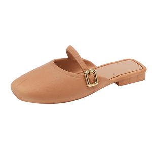 Zapatos de playa de suela blanda, versátiles y a la moda, para usar con pantuflas planas informales para mujer. - Product Image 1