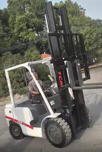 Chariot élévateur TCM 4 T d'occasion, moteur diesel à mât 2 étages de 4 tonnes, faible durée, hauteur de levage de 3000mm, bien entretenu, prêt à fonctionner - Product Image 5