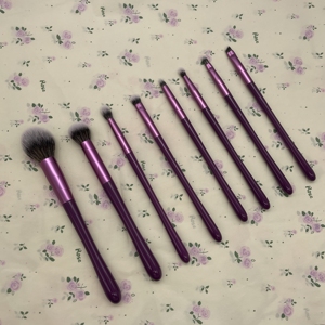 Ensemble de 8 pinceaux de maquillage de luxe en poils synthétiques, manche en bois, virole en aluminium, kit de pinceaux pour le visage, anticernes, fond de teint - Product Image 5