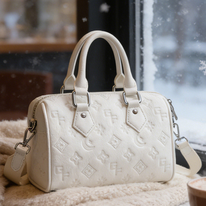 กระเป๋าถือหนังวินเทจสำหรับผู้หญิงหนังแท้พร้อมโลโก้นูนกระเป๋าสะพายข้างแบบนุ่มมีซิปปิด/ - Product Image 1