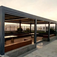 Pergola bioclimatique commerciale de grande taille en aluminium avec toit à lames motorisées