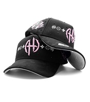 Gorra Dandi 2025 Diseño Tombochio con Patrón Argyle y Borde de Gamuza Negra, Tejido Deportivo de Felpa, 100% Algodón Forrado