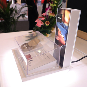 Hấp dẫn <span class=keywords><strong>Acrylic</strong></span> Bluetooth HeadPhone hiển thị đứng với LED ánh sáng bảng-Tùy chỉnh cho sản phẩm điện tử hiển thị - Product Image 2